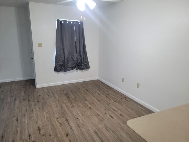 205 2nd Ave 2, Smithville, TX 78957