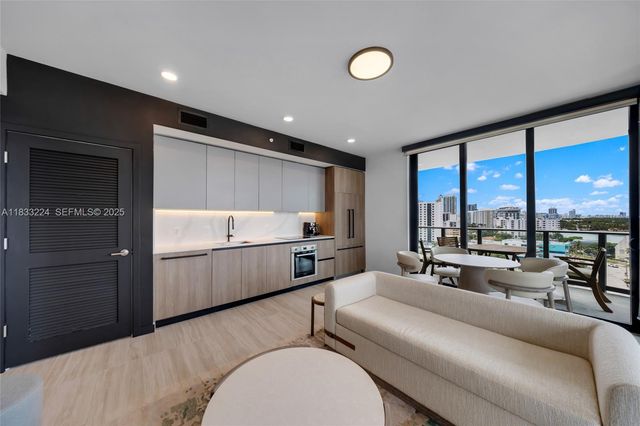 580 72 910, Miami Beach, FL 33141