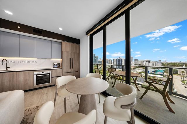 580 72 910, Miami Beach, FL 33141