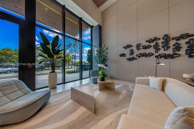580 72 910, Miami Beach, FL 33141