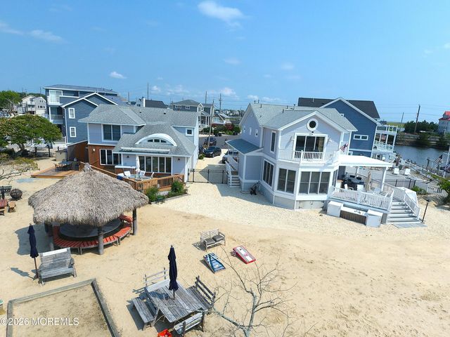 29 Julia Drive, Manahawkin, NJ 08050