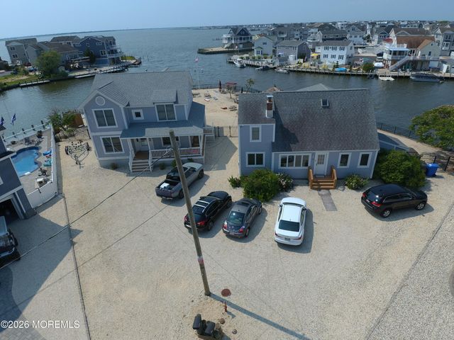 29 Julia Drive, Manahawkin, NJ 08050