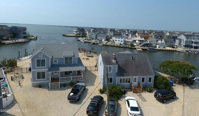 29 Julia Drive, Manahawkin, NJ 08050