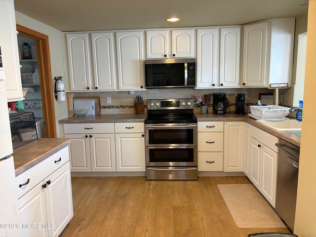 29 Julia Drive, Manahawkin, NJ 08050