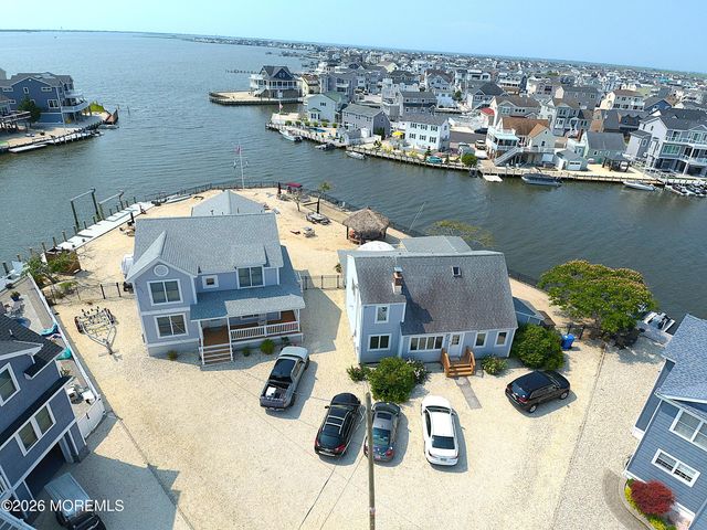 29 Julia Drive, Manahawkin, NJ 08050