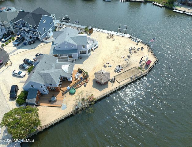 29 Julia Drive, Manahawkin, NJ 08050