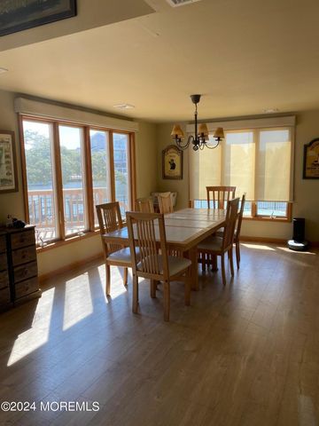 29 Julia Drive, Manahawkin, NJ 08050