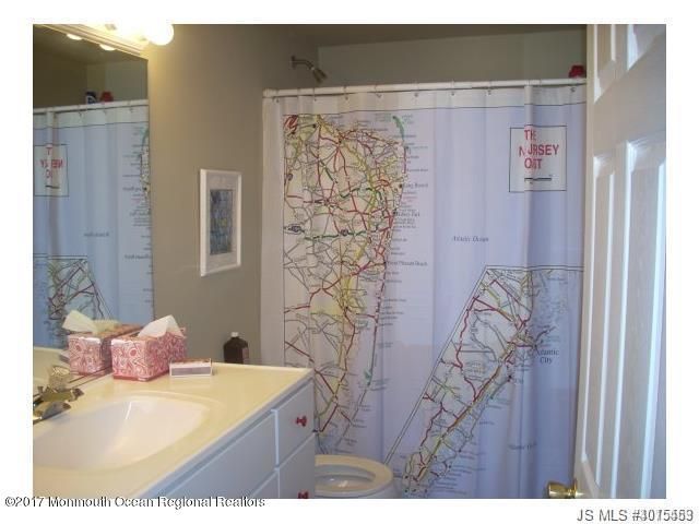 29 Julia Drive, Manahawkin, NJ 08050