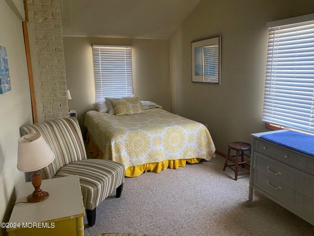 29 Julia Drive, Manahawkin, NJ 08050