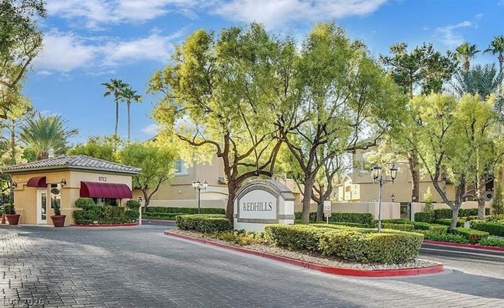 8737 Red Brook Drive 201, Las Vegas, NV 89128