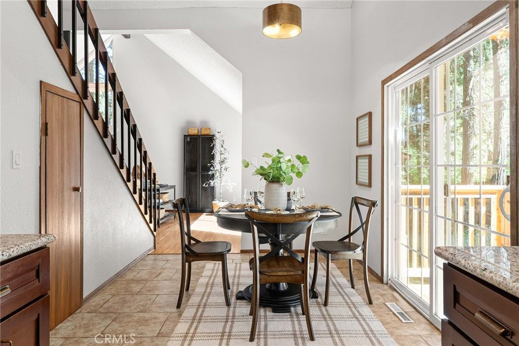 Image 16 of property listing at 15041 Torey Pine Road, Magalia, CA 95954