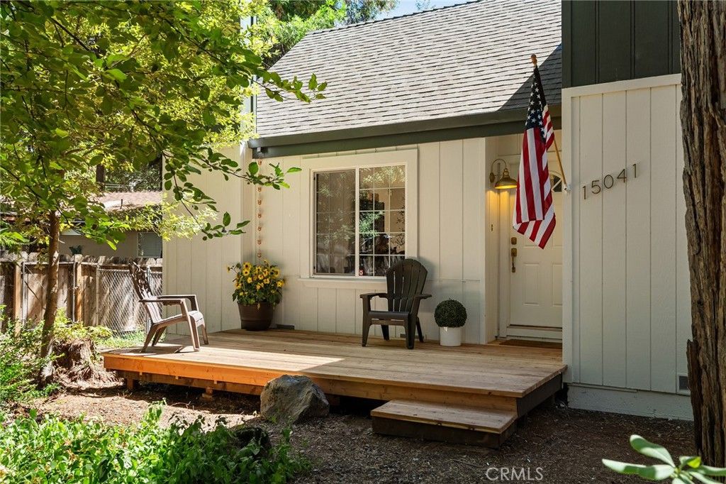 Image 4 of property listing at 15041 Torey Pine Road, Magalia, CA 95954