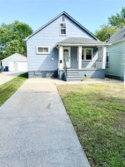 1321 Applewood Avenue, Lincoln Park, MI 48146