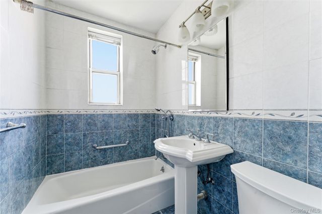 16 Main Street 2K, East Rockaway, NY 11518