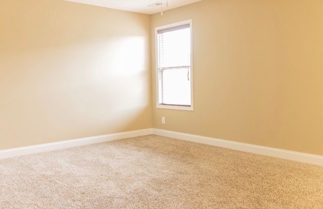 208 Eagles Talon Ct, Clarksville, TN 37040