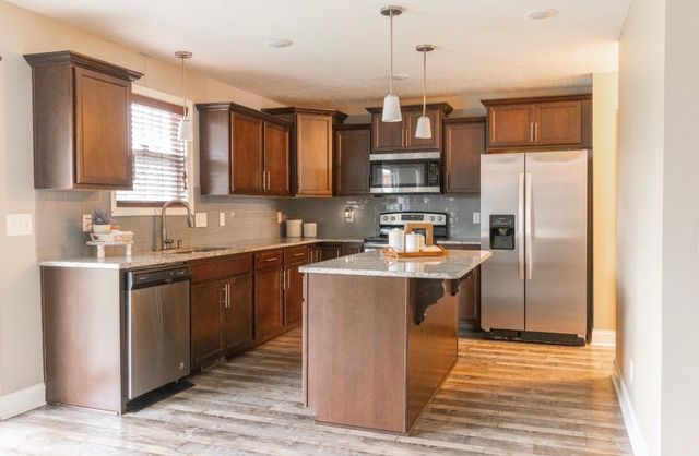 208 Eagles Talon Ct, Clarksville, TN 37040