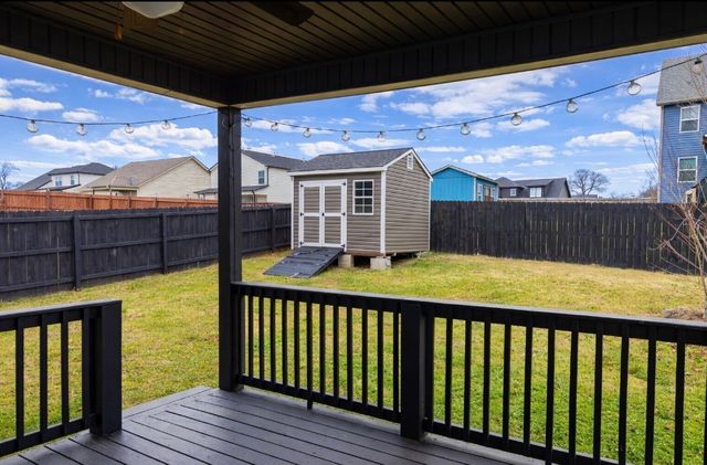 208 Eagles Talon Ct, Clarksville, TN 37040