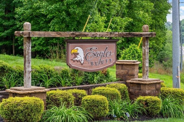 208 Eagles Talon Ct, Clarksville, TN 37040