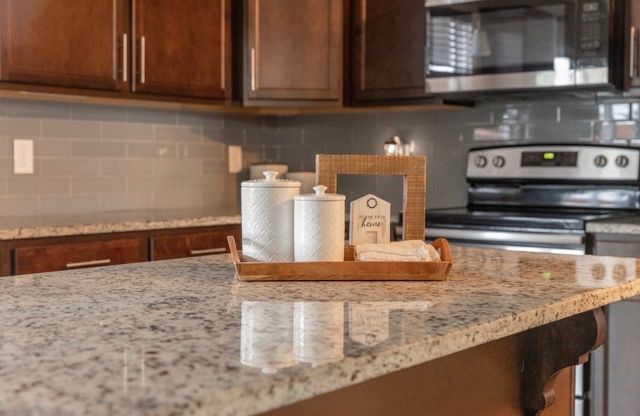 208 Eagles Talon Ct, Clarksville, TN 37040