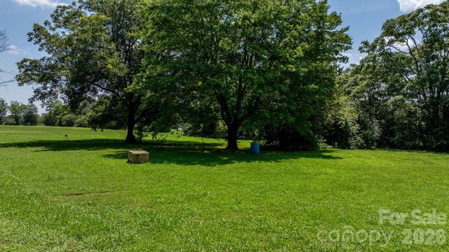 2097 Hermit Trail, Newton, NC 28658