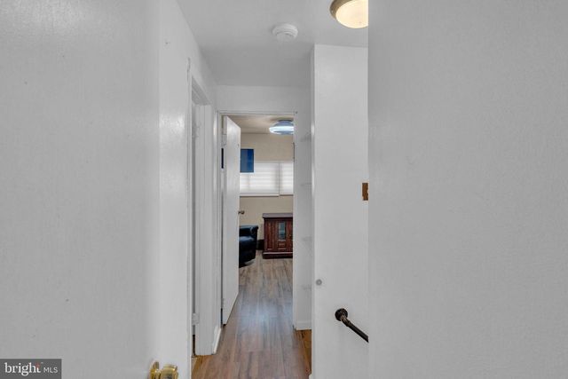 233 KENWOOD DR S, Levittown, PA 19055