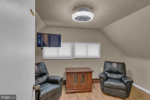 233 KENWOOD DR S, Levittown, PA 19055