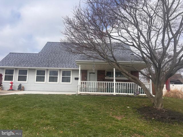 233 KENWOOD DR S, Levittown, PA 19055
