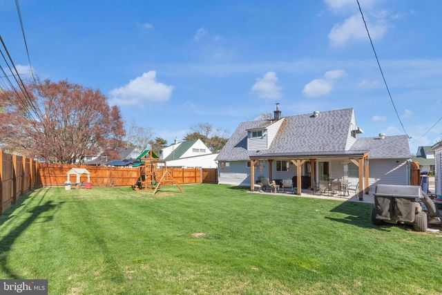 233 KENWOOD DR S, Levittown, PA 19055