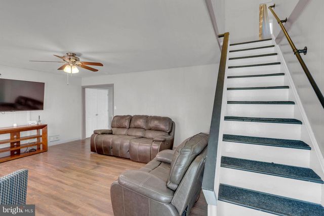 233 KENWOOD DR S, Levittown, PA 19055