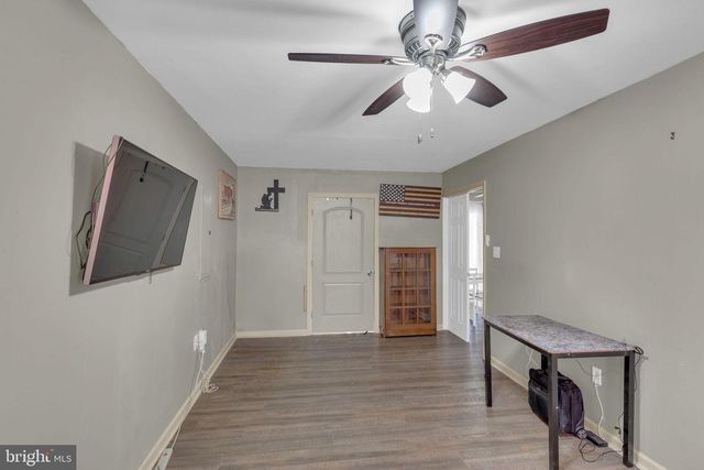 233 KENWOOD DR S, Levittown, PA 19055