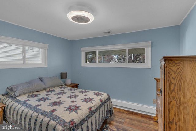 233 KENWOOD DR S, Levittown, PA 19055