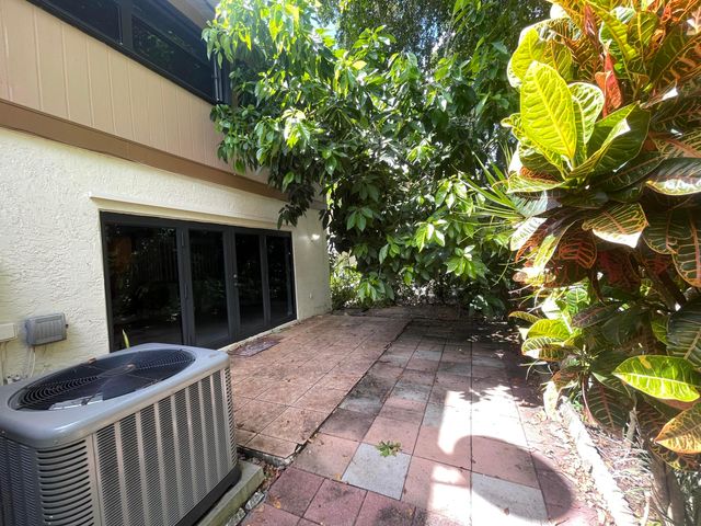 3011 NW 48th Avenue, Coconut Creek, FL 33063