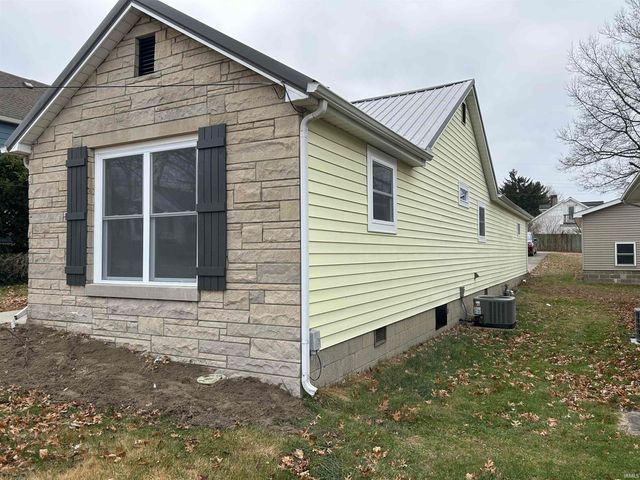 455 W Main Street, Bloomfield, IN 47424