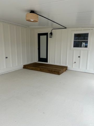 455 W Main Street, Bloomfield, IN 47424