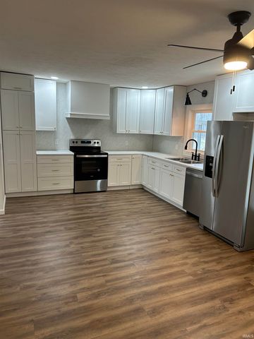 455 W Main Street, Bloomfield, IN 47424