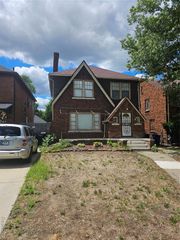 18071 Pennington Drive, Detroit, MI 48221