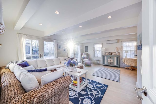 10 Bank Street, Wellfleet, MA 02667
