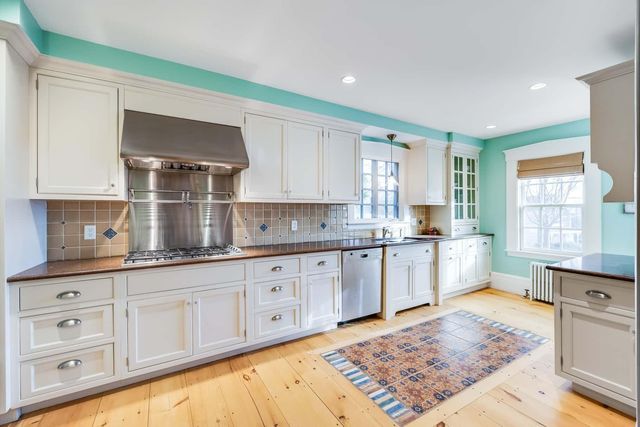 10 Bank Street, Wellfleet, MA 02667