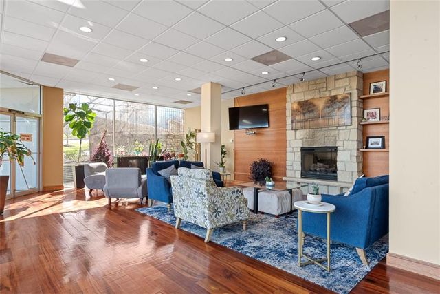 3838 Rainbow Boulevard 711, Kansas City, KS 66103