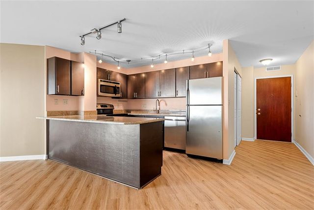 3838 Rainbow Boulevard 711, Kansas City, KS 66103