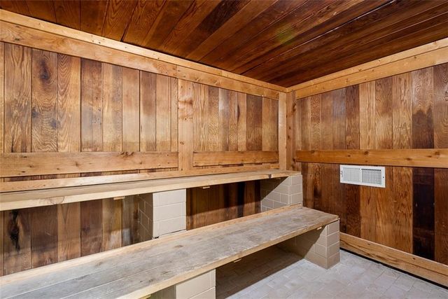 3838 Rainbow Boulevard 711, Kansas City, KS 66103