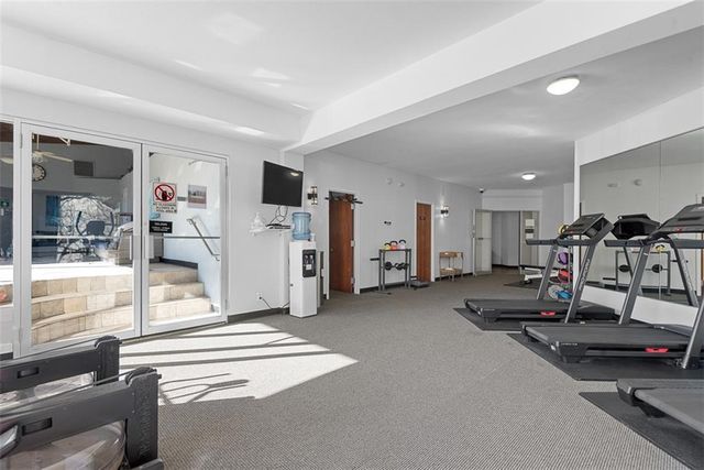 3838 Rainbow Boulevard 711, Kansas City, KS 66103