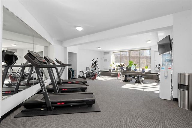 3838 Rainbow Boulevard 711, Kansas City, KS 66103