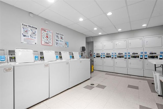 3838 Rainbow Boulevard 711, Kansas City, KS 66103