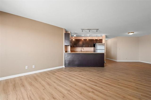 3838 Rainbow Boulevard 711, Kansas City, KS 66103