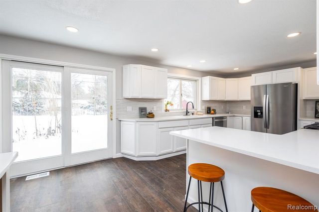 716 Commercial Street, Bloomfield Hills, MI 48382