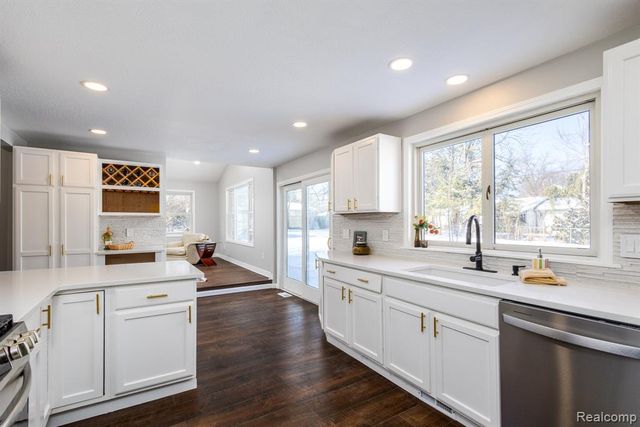 716 Commercial Street, Bloomfield Hills, MI 48382