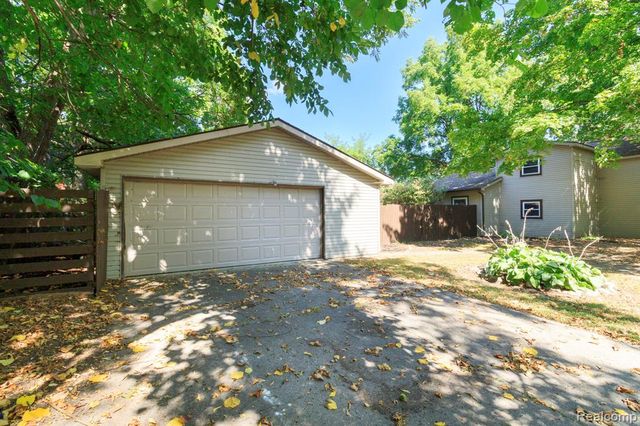 716 Commercial Street, Bloomfield Hills, MI 48382