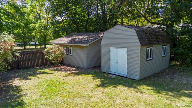 716 Commercial Street, Bloomfield Hills, MI 48382