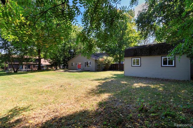 716 Commercial Street, Bloomfield Hills, MI 48382